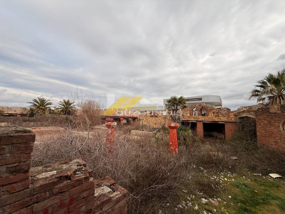 Αγροτεμάχια 10.000 τ.μ. προς πώληση, Απαλός