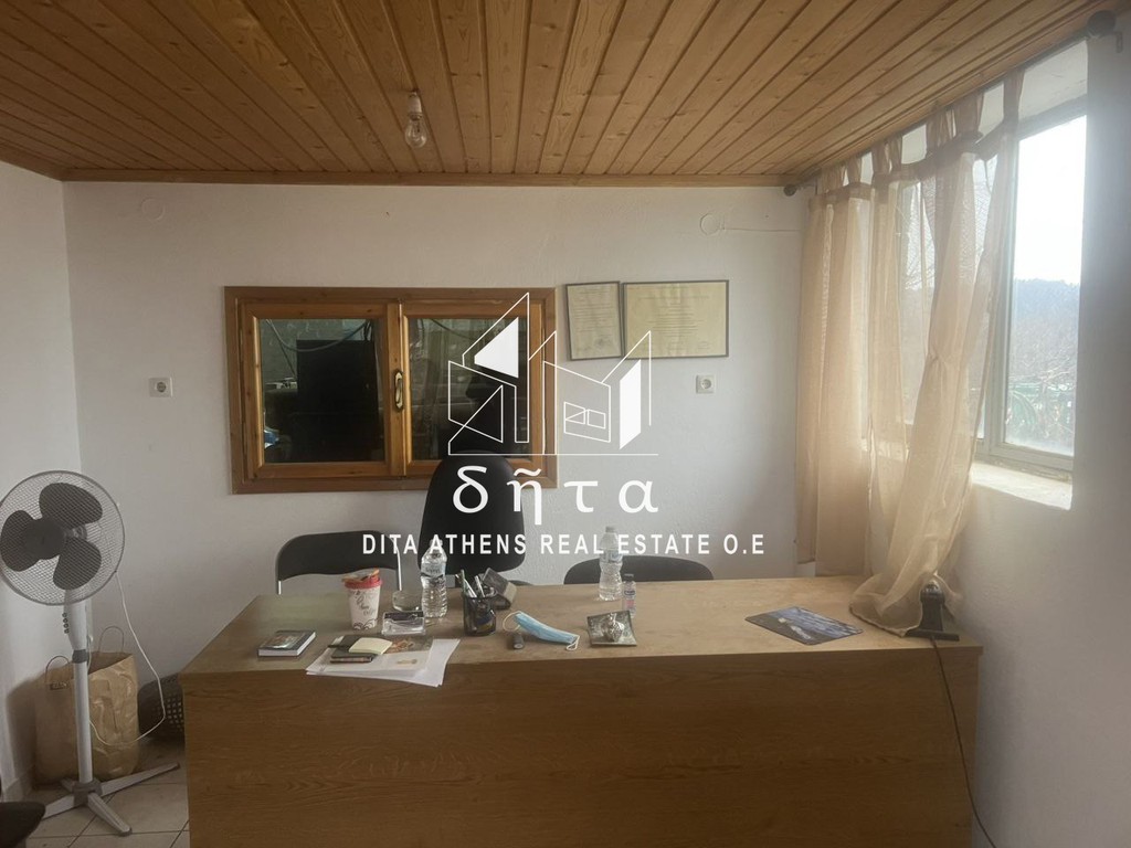 Επιχειρηματικό κτίριο 360 τ.μ. πρός πώληση, Ευρυτανία, Βίνιανη