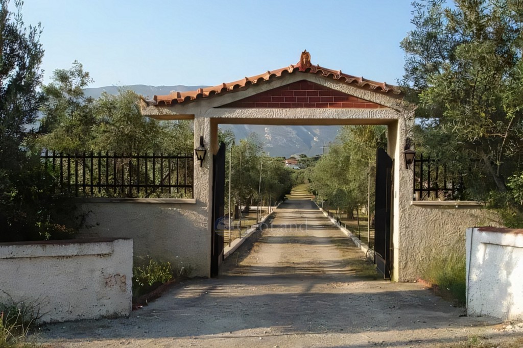 Βίλλα 400 τ.μ. πρός πώληση, Κορινθία, Λουτράκι-Περαχώρα