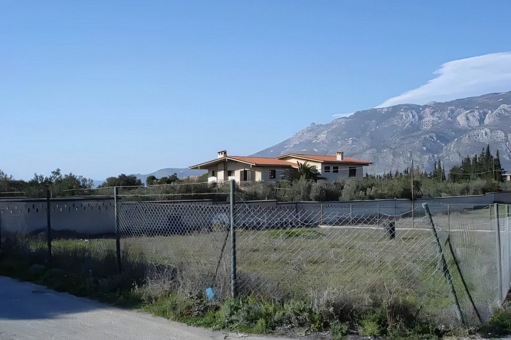 Βίλλα 400 τ.μ. πρός πώληση, Κορινθία, Λουτράκι-Περαχώρα