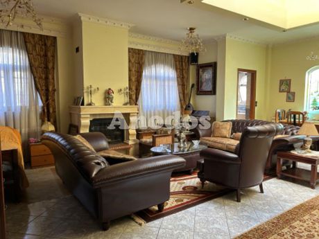 Maisonette 280sqm for sale-Agios Stefanos » Center