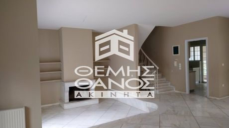 Μεζονέτα 303τ.μ. για πώληση-Νέα ερυθραία » Καστρί