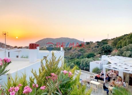 Hotel 3.850sqm for sale-Gazi