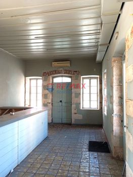 Επιχειρηματικό κτίριο 218 τ.μ. για ενοικίαση