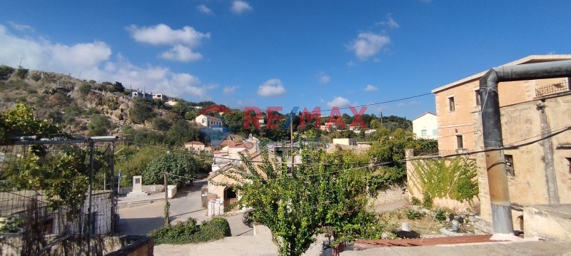 Μονοκατοικία 102 τ.μ. προς πώληση, Βαφές