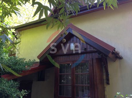 Business bulding 700sqm for sale-