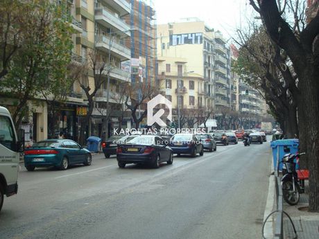 Business 49sqm for sale-Lefkos Pirgos