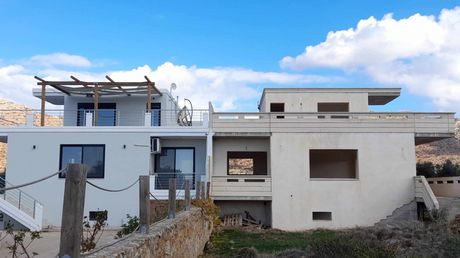 Apartment complex 436sqm for sale-Akrotiri » Chorafakia