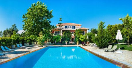 Business 700sqm for sale-Lefkada » Main Town Area