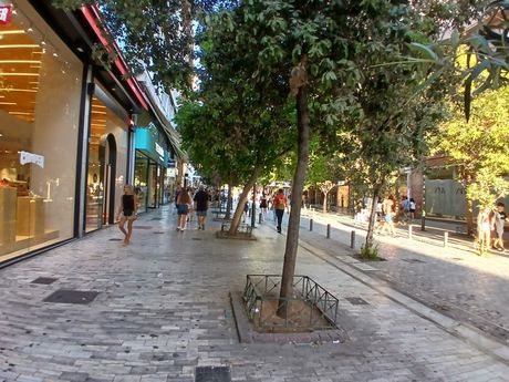 Κατάστημα 60τ.μ. για πώληση-Κέντρο » Πλατεία καρύτση