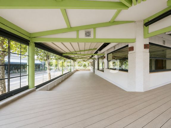Κατάστημα 220 τ.μ. για ενοικίαση, Αθήνα - Βόρεια Προάστια, Λυκόβρυση