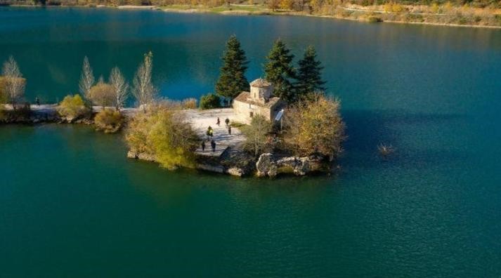 Αγροτεμάχια 14.000 τ.μ. προς πώληση, Πανόραμα Φενεού