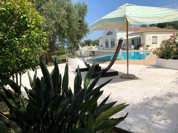 Villa 340 sqm for sale, Corfu Prefecture, Corfu