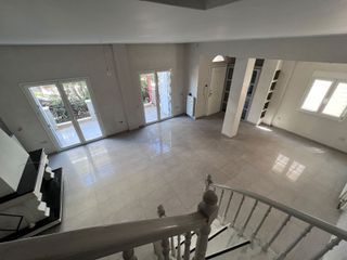 Μεζονέτα 215 τ.μ. για ενοικίαση