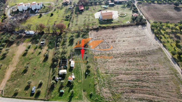 Αγροτεμάχια 1.050 τ.μ. προς πώληση