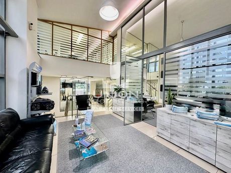 Office 580sqm for sale-Koropi » Center