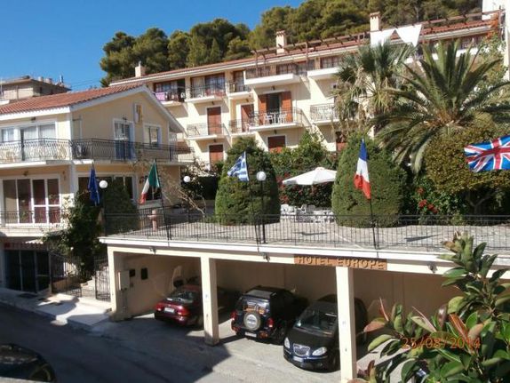 Hotel 1.000 sqm for sale, Kefallinia Prefecture, Kefalonia