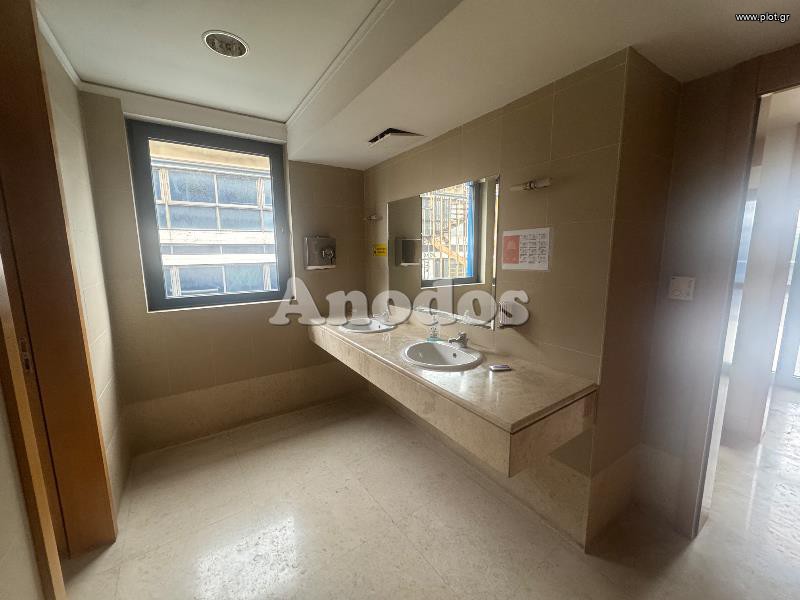 Business bulding 750 sqm for rent, Athens - North, Chalandri