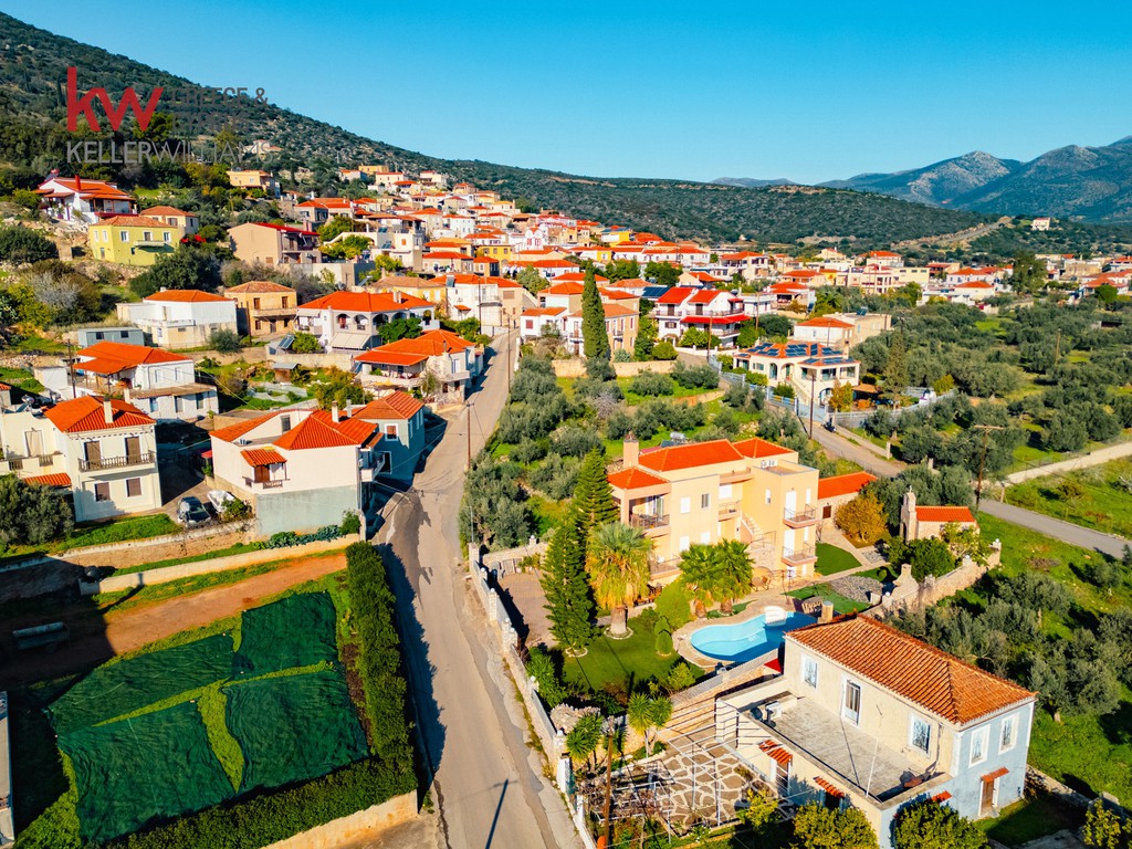 Συγκρότημα διαμερισμάτων 450 τ.μ. προς πώληση, Άγιος Ιωάννης Μονεμβασιάς