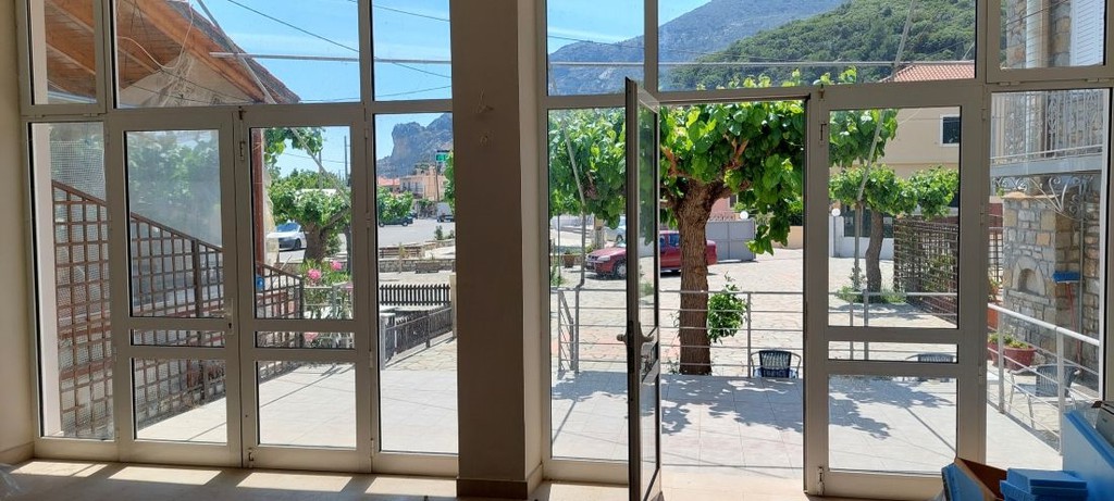 Κατάστημα 150 τ.μ. πρός ενοικίαση, Αιτωλοακαρνανία, Χάλκεια