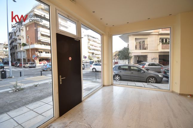 Store 53,60 sqm for rent, Thessaloniki - Center, Analipsi