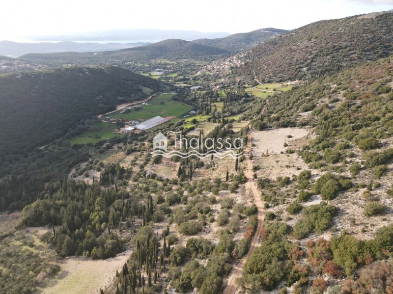 Αγροτεμάχια 11.400 τ.μ. προς πώληση, Αργοστόλι