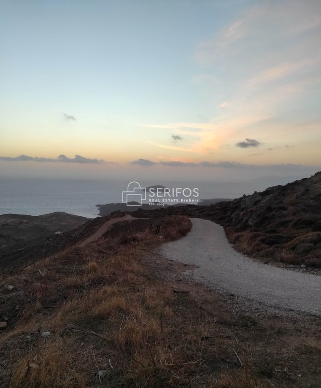 Αγροτεμάχια 2.067 τ.μ. προς πώληση, Χώρα Σερίφου
