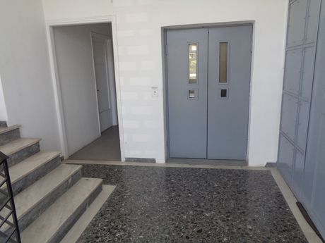 Επιχειρηματικό κτίριο 2.900 τ.μ. προς πώληση