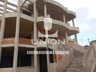 Building 586 sqm for sale