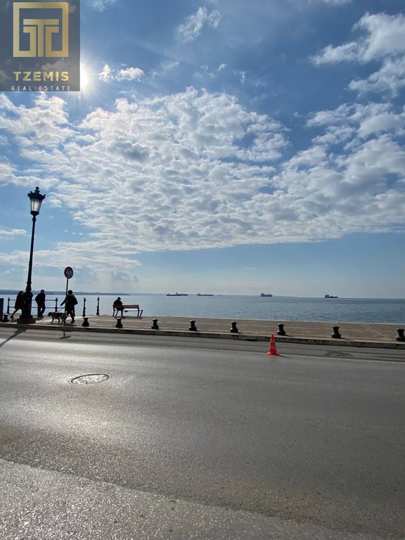 Κατάστημα 110 τ.μ. προς ενοικίαση, Λευκός Πύργος