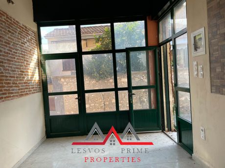 Store 52sqm for rent-Lesvos - Evergetoula