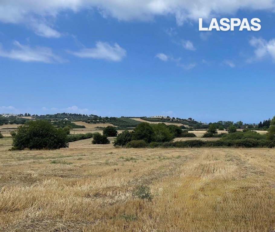 Αγροτεμάχια 3.200 τ.μ. προς πώληση, Καλάνδρα