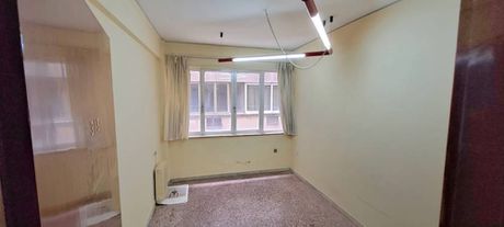 Office 12sqm for rent-Kentro » Platia Kanigos