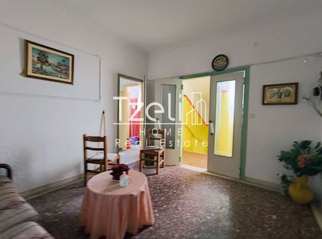 Building 578 sqm for sale