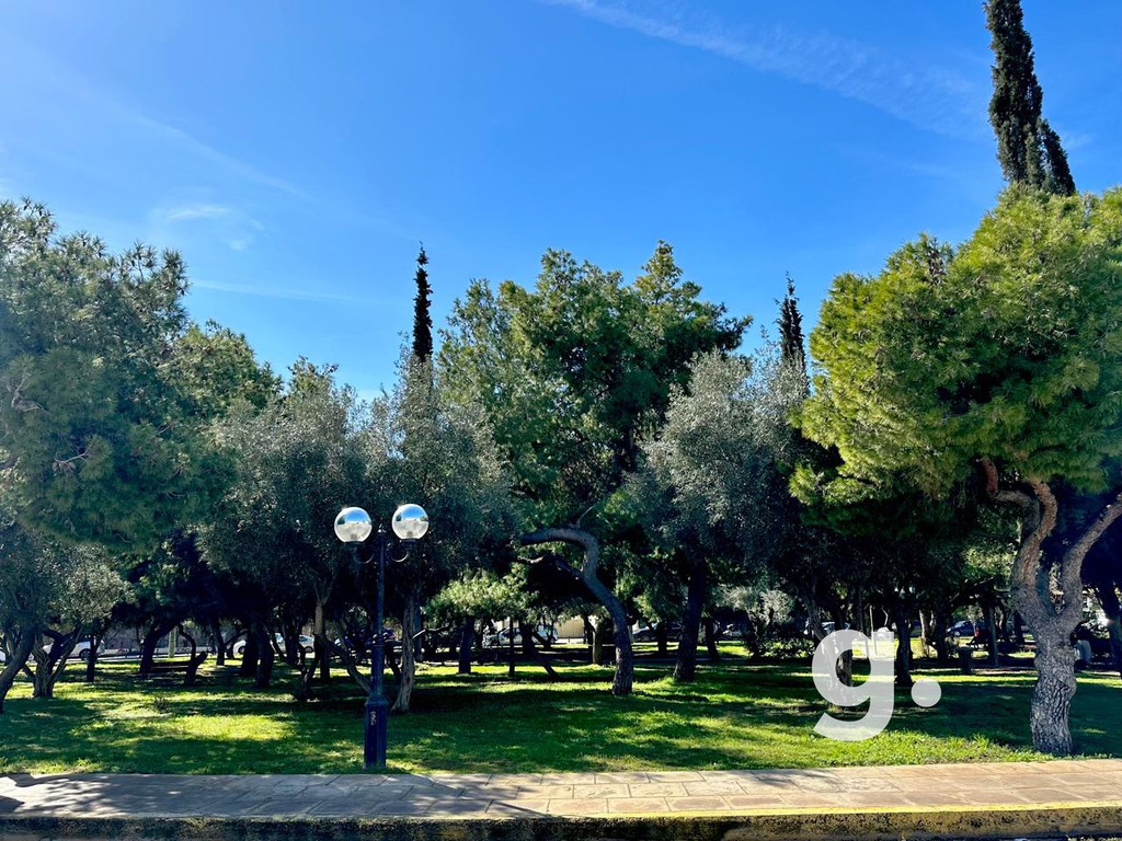 Κτίριο 800 τ.μ. προς πώληση, Βούλα