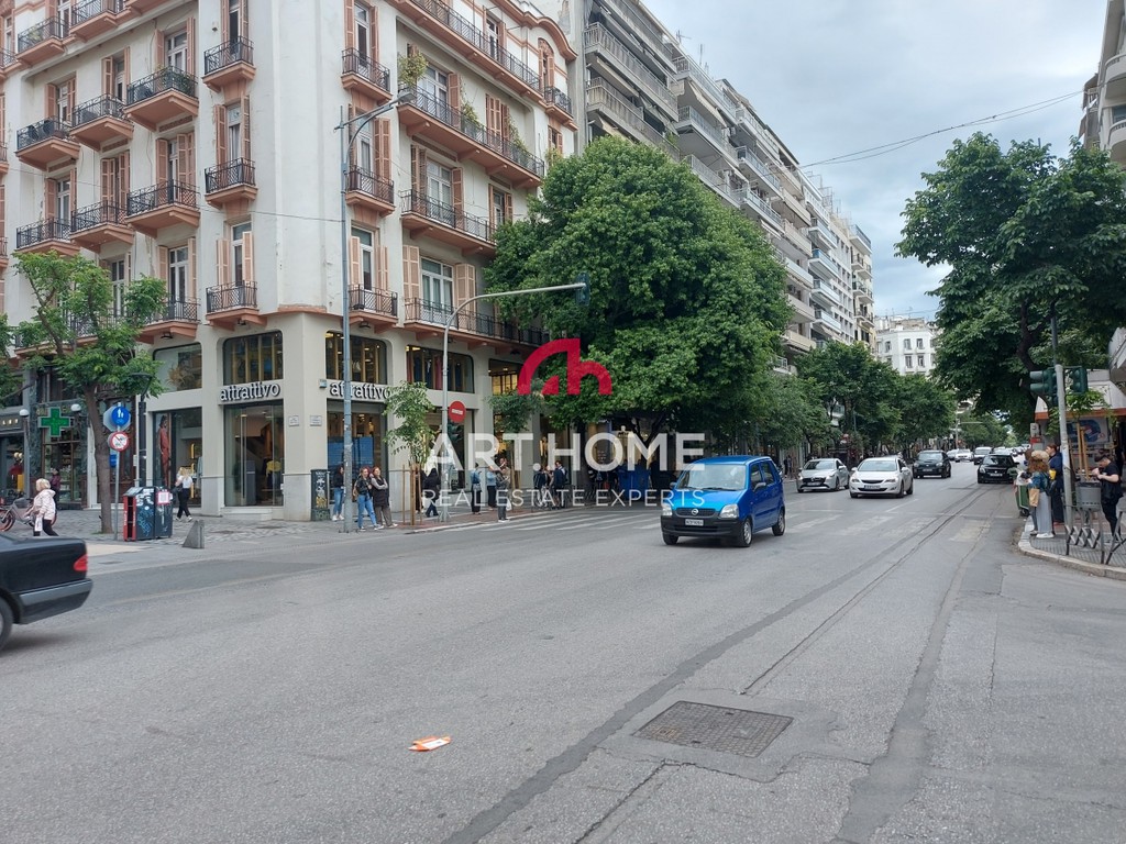 Κατάστημα 306 τ.μ. προς πώληση, Κέντρο Θεσσαλονίκης