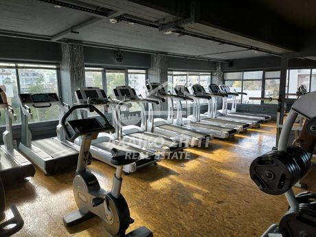 Business 1.200 sqm for sale