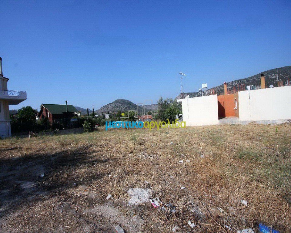 Οικόπεδο 1.100 τ.μ. προς πώληση, Λευκάκια