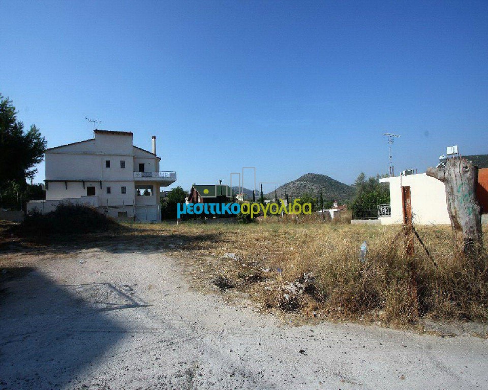 Οικόπεδο 1.100 τ.μ. προς πώληση, Λευκάκια