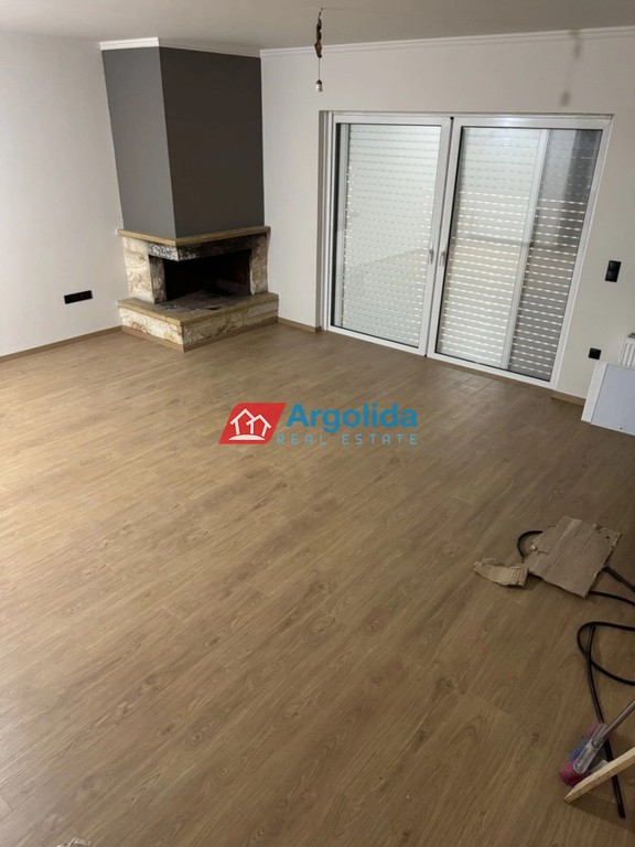 Μεζονέτα 198 τ.μ. προς πώληση, Κέντρο Νέας Τίρυνθας
