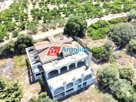 Κτίριο 570τ.μ. για πώληση-Σικυώνα » Διμηνιό