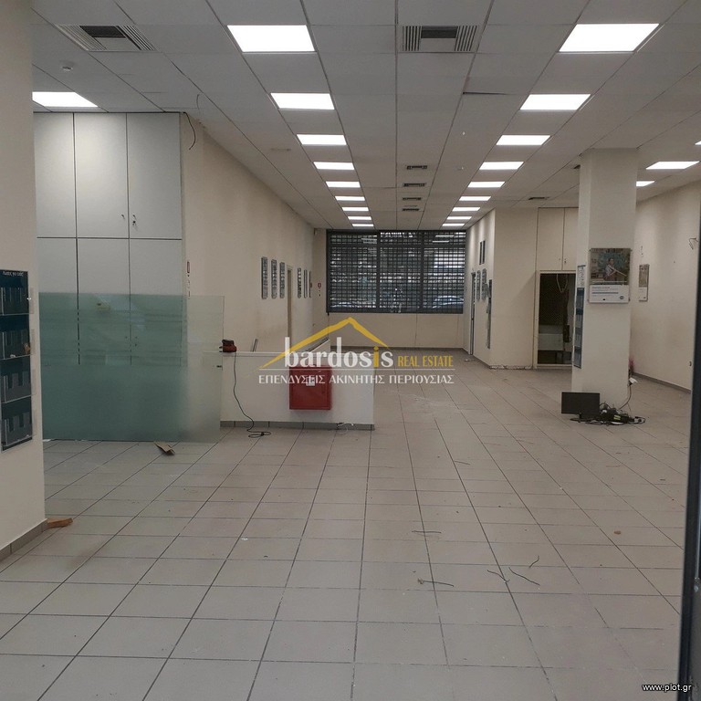 Κατάστημα 363 τ.μ. πρός ενοικίαση, Αθήνα - Βόρεια Προάστια, Χολαργός