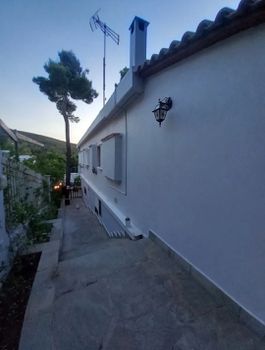 Αέρας 130τ.μ. για πώληση-Δροσιά
