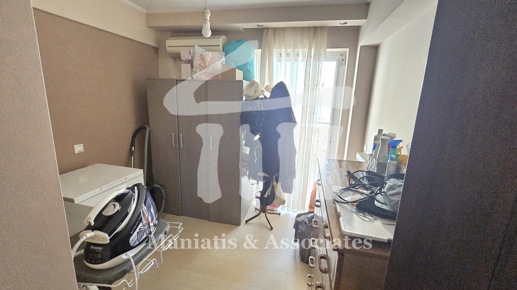 Κτίριο 600 τ.μ. προς πώληση, Καμίνια
