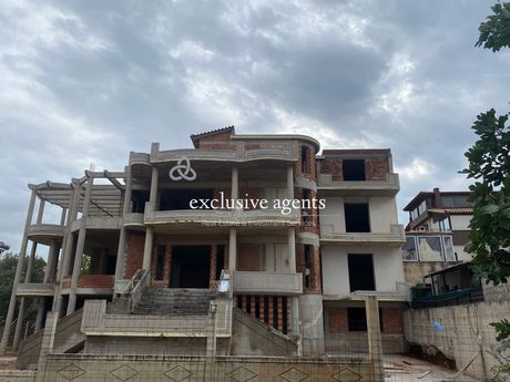 Building 586 sqm for sale