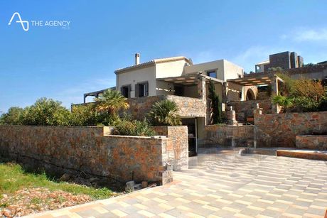 Villa 200 sqm for sale