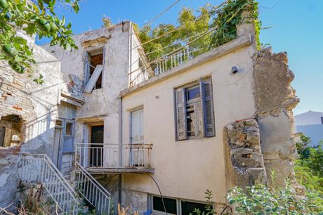 Detached home 700 sqm for sale