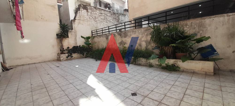 Κατάστημα 215 τ.μ. προς πώληση, Πλατεία Αττικής