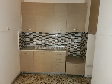 Studio 40sqm for rent-Serres » Center