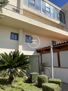 Επιχειρηματικό κτίριο 1.115τ.μ. για πώληση-Μαρούσι » Σωρός